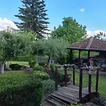 Βίλα дядо цоньовата къща самостоятелен с басейн