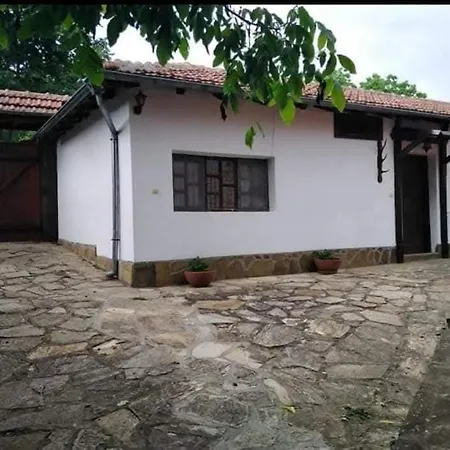 дядо цоньовата къща самостоятелен с басейн Villa Szevlievo