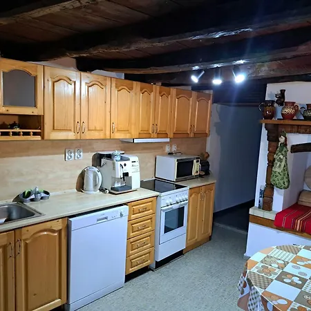 дядо цоньовата къща самостоятелен с басейн Szevlievo